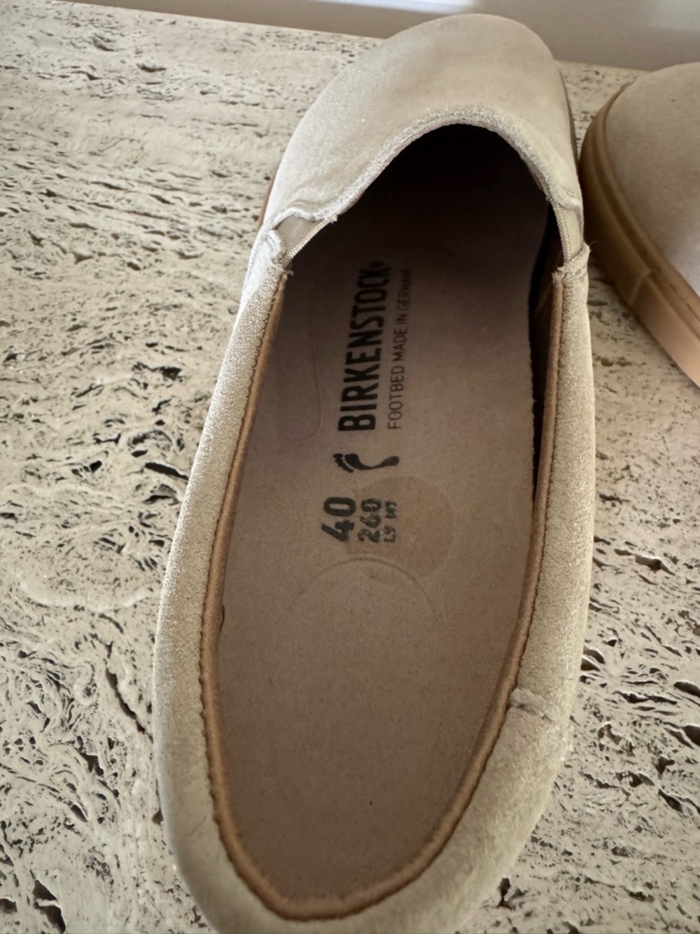 Birkenstock Oswego sandcastle suede with tan sole. Size EU40. MSRP $149.95 - Picture 11 of 16
